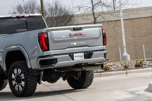 2024 GMC Sierra 2500 Denali