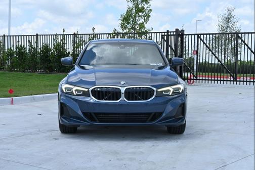 Arctic Race Blue Metallic 2025 BMW 330 i