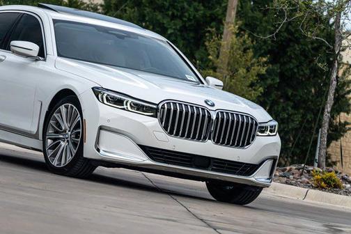 2022 BMW 750 i xDrive