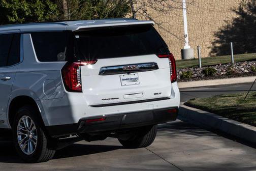 2021 GMC Yukon SLT