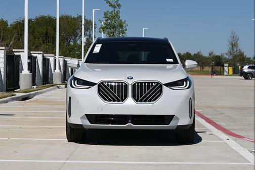 Mineral White Metallic 2026 BMW X3 30 xDrive