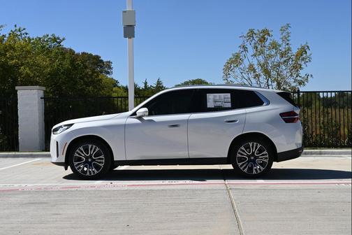 Mineral White Metallic 2026 BMW X3 30 xDrive
