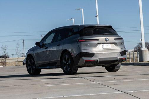 2025 BMW iX xDrive50