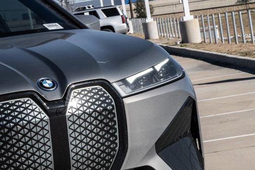 2025 BMW iX xDrive50