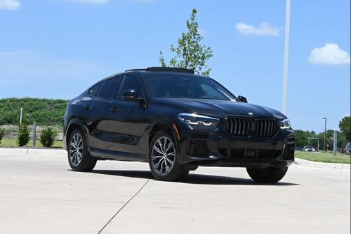 Black Sapphire Metallic 2022 BMW X6 M50i