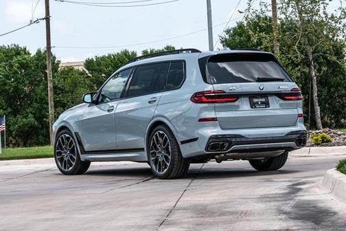 2026 BMW X7 M60i