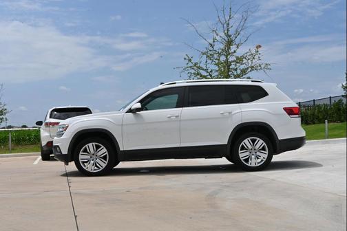 Pure White 2019 Volkswagen Atlas 3.6L SE w/Technology