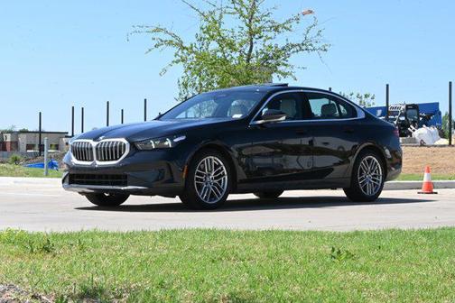 Black Sapphire Metallic 2024 BMW 530 i