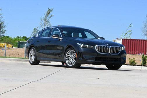 Black Sapphire Metallic 2024 BMW 530 i