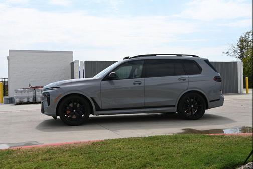 Brooklyn Grey Metallic 2026 BMW X7 M60i