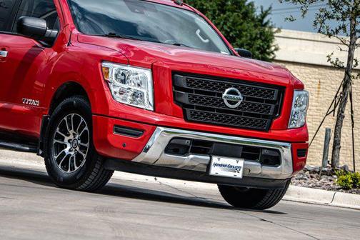2021 Nissan Titan SV