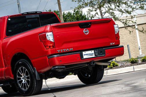 2021 Nissan Titan SV