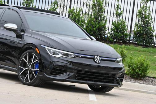 Deep Black Pearl 2024 Volkswagen Golf R 2.0T Manual