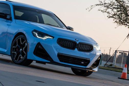 2025 BMW M240 i