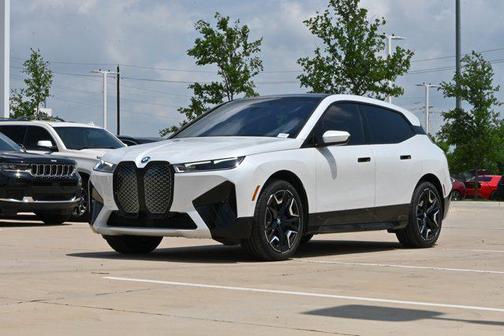 Mineral White Metallic 2024 BMW iX xDrive50