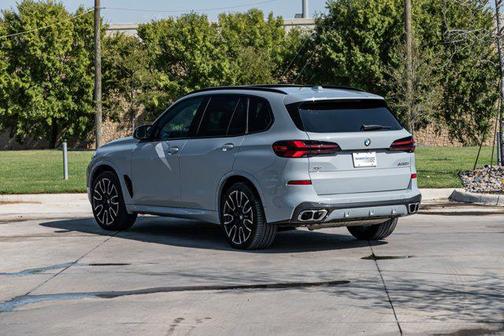2025 BMW X5 M60i