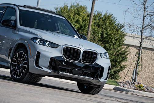 2025 BMW X5 M60i