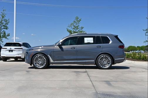Sparkling Copper Metallic 2026 BMW X7 xDrive40i