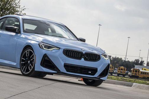 2025 BMW M240 i