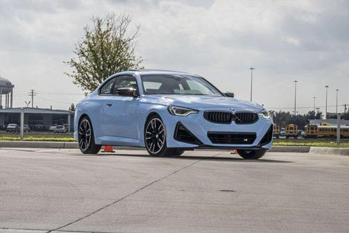 2025 BMW M240 i
