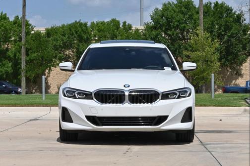Alpine White 2025 BMW 330 330i