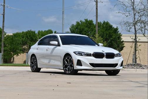 Alpine White 2025 BMW 330 330i