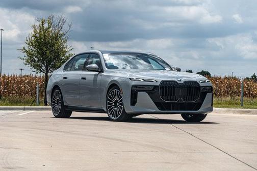2025 BMW 740 i xDrive