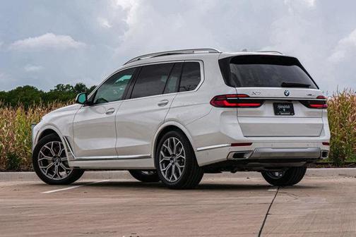 2025 BMW X7 xDrive40i