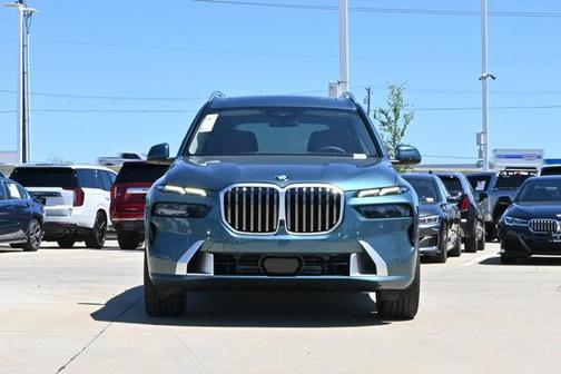 Blue Ridge Mountain Metallic 2026 BMW X7 xDrive40i