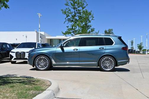 Blue Ridge Mountain Metallic 2026 BMW X7 xDrive40i