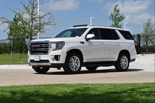 White Frost Tricoat 2023 GMC Yukon SLT