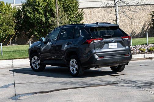 2020 Toyota RAV4 Hybrid XLE