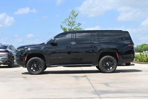 Diamond Black Crystal Pearlcoat 2023 Jeep Wagoneer L Series II 4x4