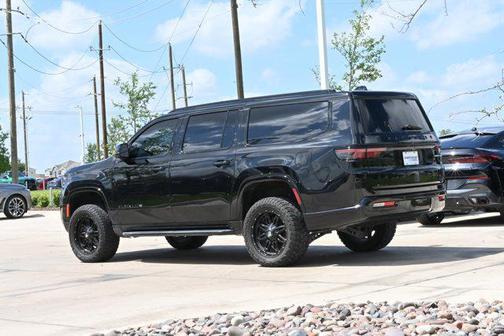Diamond Black Crystal Pearlcoat 2023 Jeep Wagoneer L Series II 4x4
