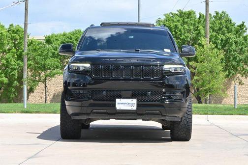 Diamond Black Crystal Pearlcoat 2023 Jeep Wagoneer L Series II 4x4