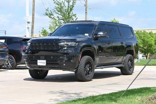 Diamond Black Crystal Pearlcoat 2023 Jeep Wagoneer L Series II 4x4