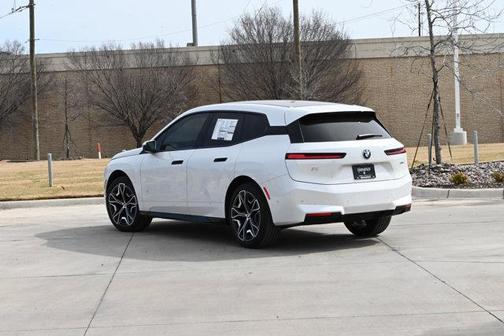 2026 BMW iX xDrive45