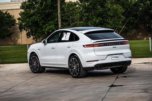 2025 Porsche Cayenne E-Hybrid S
