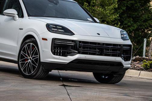 2025 Porsche Cayenne E-Hybrid S