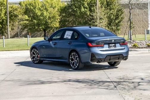 2026 BMW 330 i xDrive