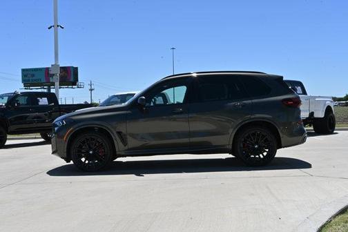 Manhattan Green Metallic 2026 BMW X5 xDrive40i