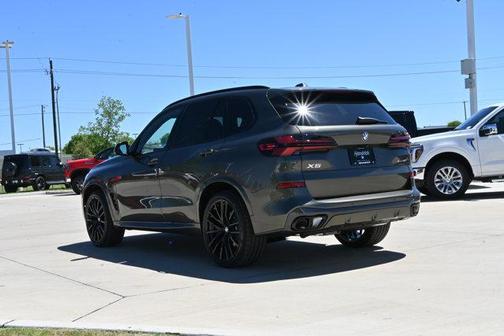 Manhattan Green Metallic 2026 BMW X5 xDrive40i