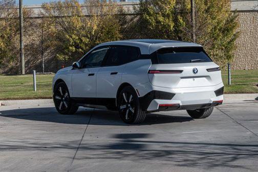 2024 BMW iX xDrive50