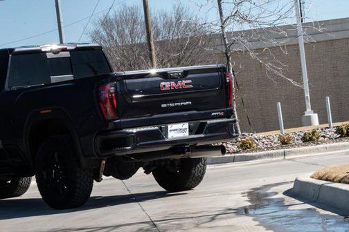 2024 GMC Sierra 2500 AT4