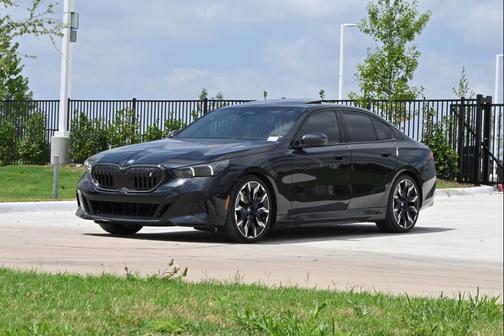 Black Sapphire Metallic 2024 BMW i5 eDrive40