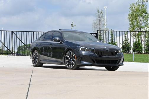 Black Sapphire Metallic 2024 BMW i5 eDrive40