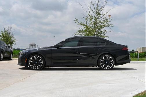 Black Sapphire Metallic 2024 BMW i5 eDrive40