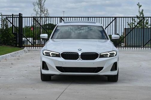 Mineral White Metallic 2026 BMW 330 xDrive