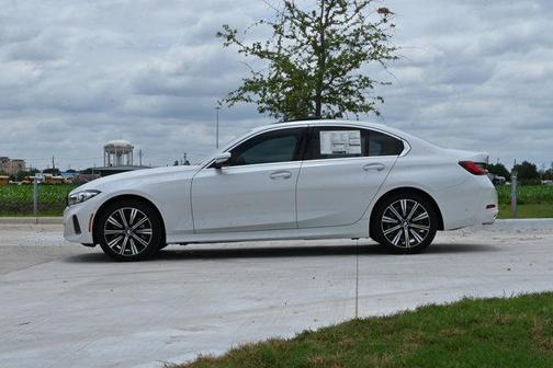 Mineral White Metallic 2026 BMW 330 xDrive