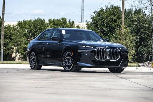 2025 BMW 740 i